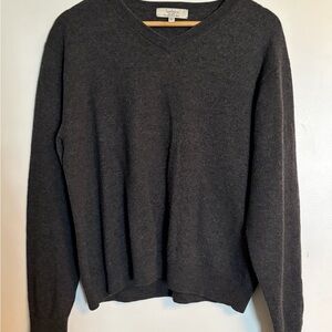 Turnbury 100% Merino Wool V-Neck Cashmere Sweater - Charcoal